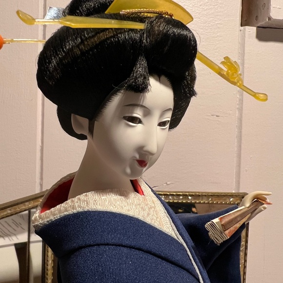 Kyugetsu Japanese Geisha Doll - Picture 8 of 13